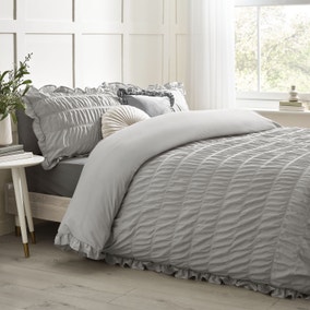 Catherine Lansfield Seersucker Frill Duvet Cover & Pillowcase Set Catherine Lansfield Seersucker Frill Duvet Cover & Pillowcase Set